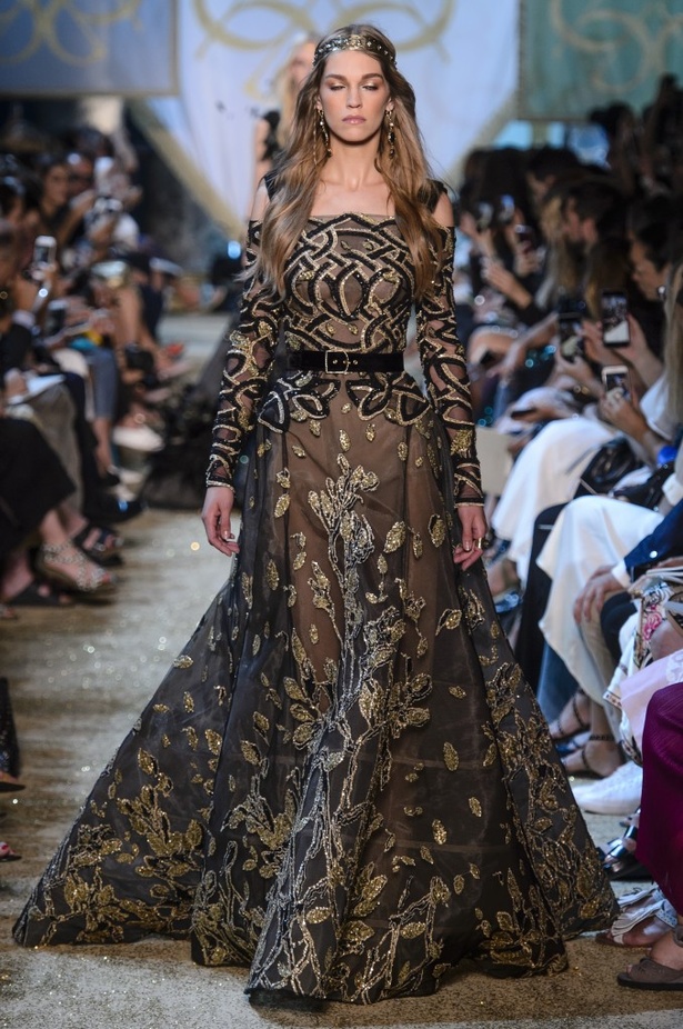 مجموعة ايلي صعب الملكية ضمن أسبوع الموضة في باريس 