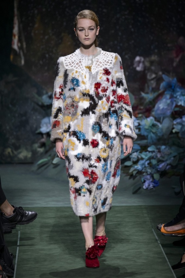 مجموعة Fendi من الألبسة الفاخرة لخريف وشتاء 2017