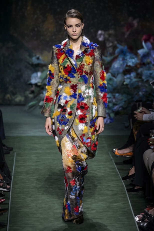 مجموعة Fendi من الألبسة الفاخرة لخريف وشتاء 2017