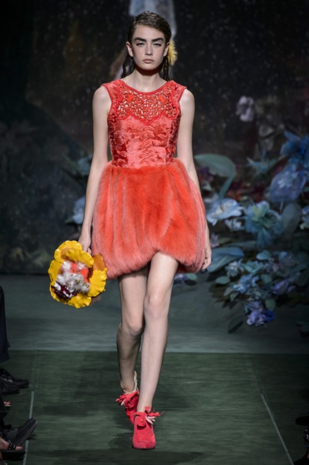 مجموعة Fendi من الألبسة الفاخرة لخريف وشتاء 2017