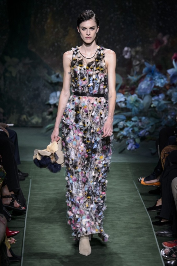 مجموعة Fendi من الألبسة الفاخرة لخريف وشتاء 2017