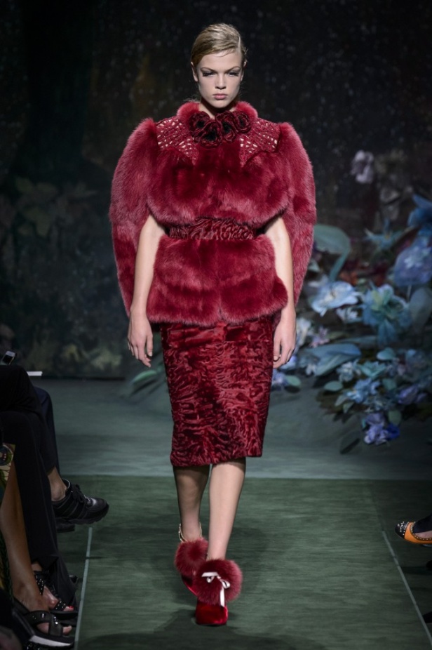 مجموعة Fendi من الألبسة الفاخرة لخريف وشتاء 2017