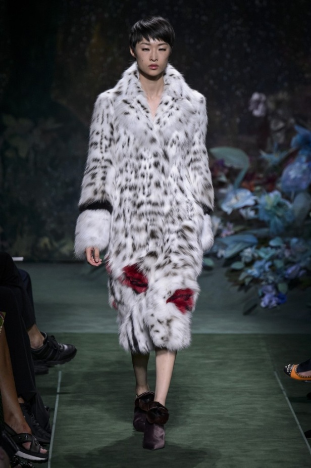 مجموعة Fendi من الألبسة الفاخرة لخريف وشتاء 2017