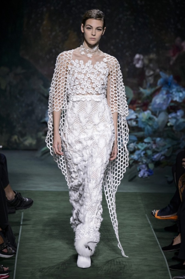 مجموعة Fendi من الألبسة الفاخرة لخريف وشتاء 2017