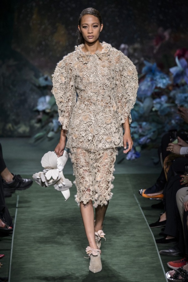 مجموعة Fendi من الألبسة الفاخرة لخريف وشتاء 2017