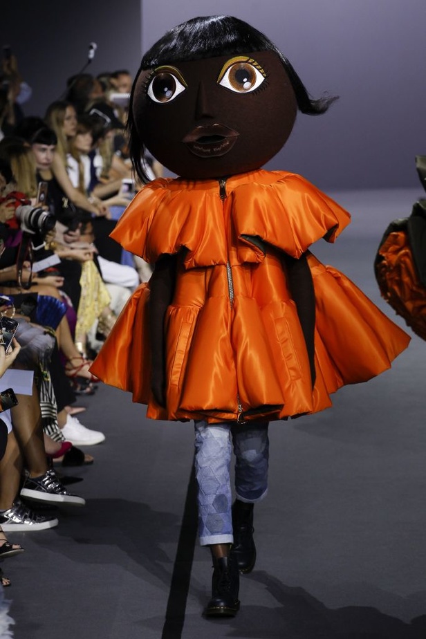 مجموعة Viktor & Rolf للأزياء الراقية لخريف 2018 !