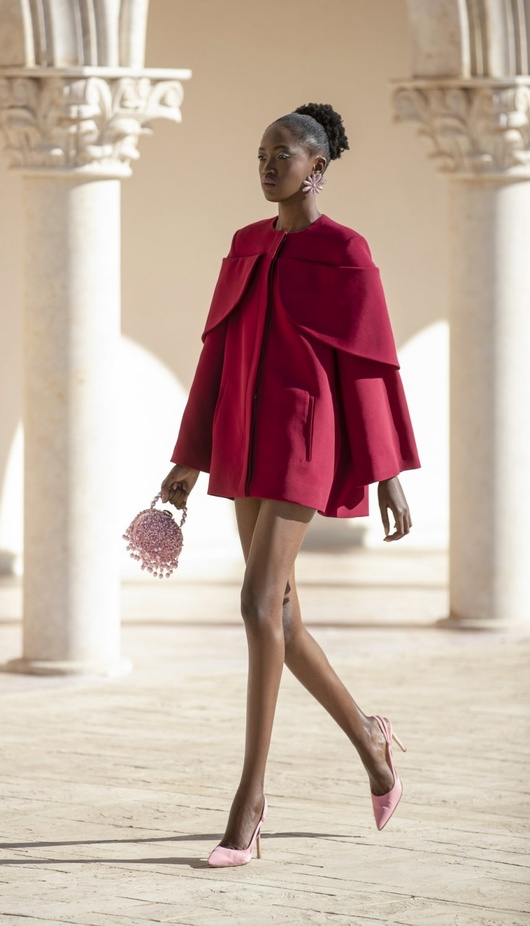 عرض أزياء مجموعة جورج حبيقة للهوت كوتور لخريف 2021 في باريس