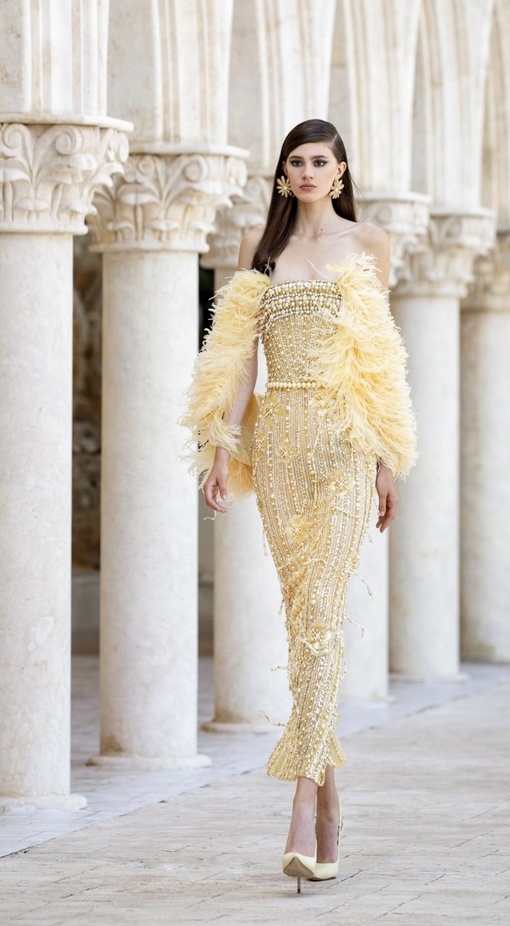 عرض أزياء مجموعة جورج حبيقة للهوت كوتور لخريف 2021 في باريس