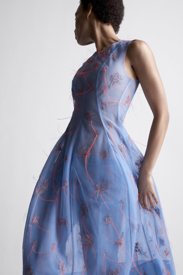 أحدث عروض أزياء مجموعة ميزون ربيع كيروز في أسبوع باريس للهوت كوتور