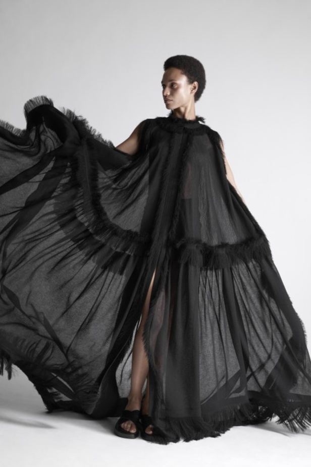 أحدث عروض أزياء مجموعة ميزون ربيع كيروز في أسبوع باريس للهوت كوتور