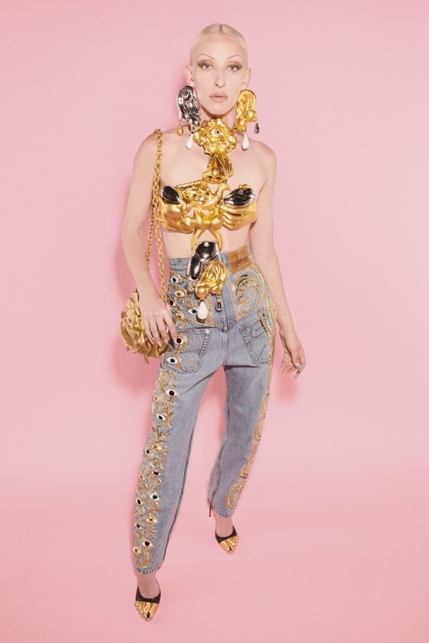 مجموعة Schiaparelli للهوت كوتور لموسم خريف وشتاء 2021-2022