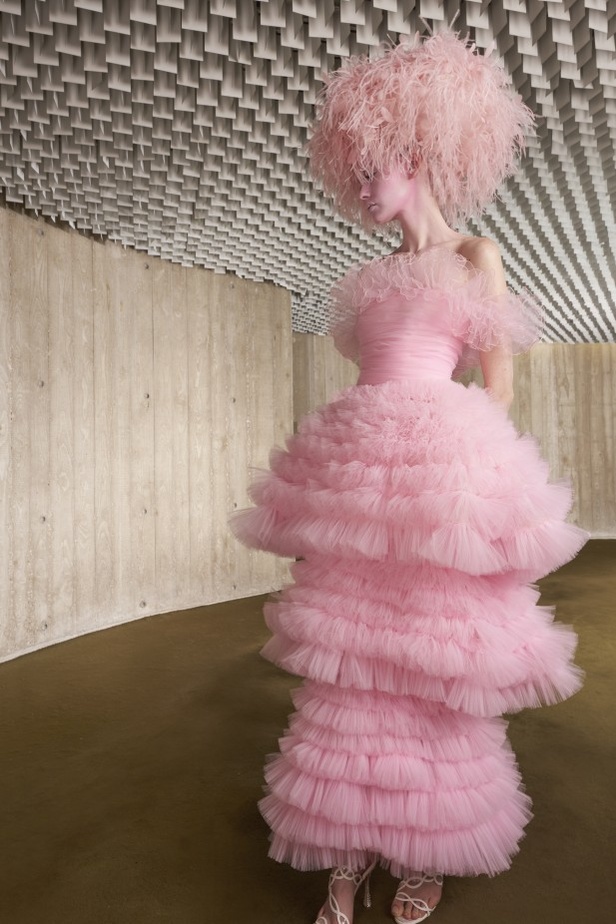 مجموعة Giambattista Valli لموسم خريف وشتاء 2021-2022 للهوت كوتور