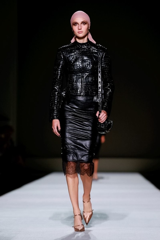 توم فورد يفتتح أسبوع الموضة النيويوركي بعرض كلاسيكي فاخر