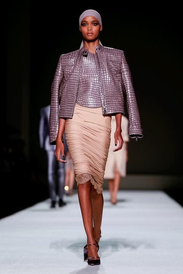 توم فورد يفتتح أسبوع الموضة النيويوركي بعرض كلاسيكي فاخر