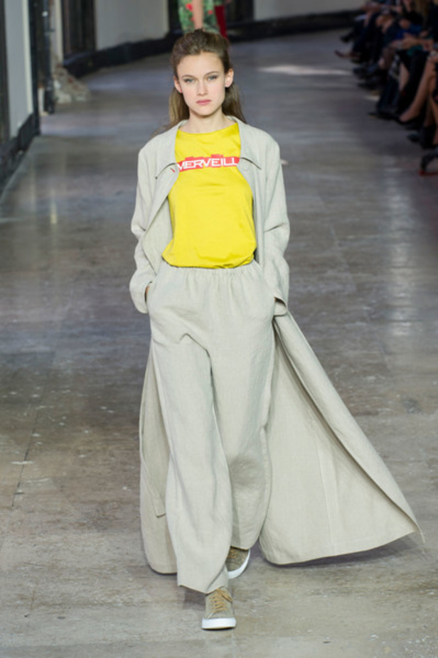 مجموعة AGNES B لموسم ربيع وصيف 2017