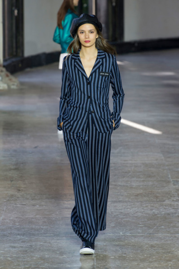 مجموعة AGNES B لموسم ربيع وصيف 2017