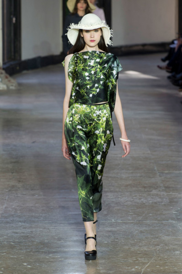 مجموعة AGNES B لموسم ربيع وصيف 2017