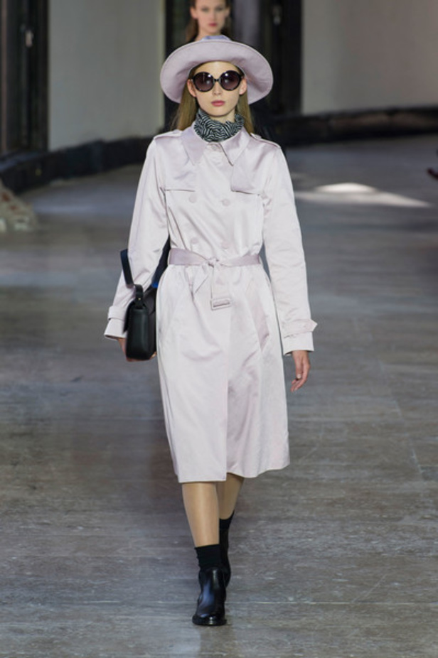 مجموعة AGNES B لموسم ربيع وصيف 2017