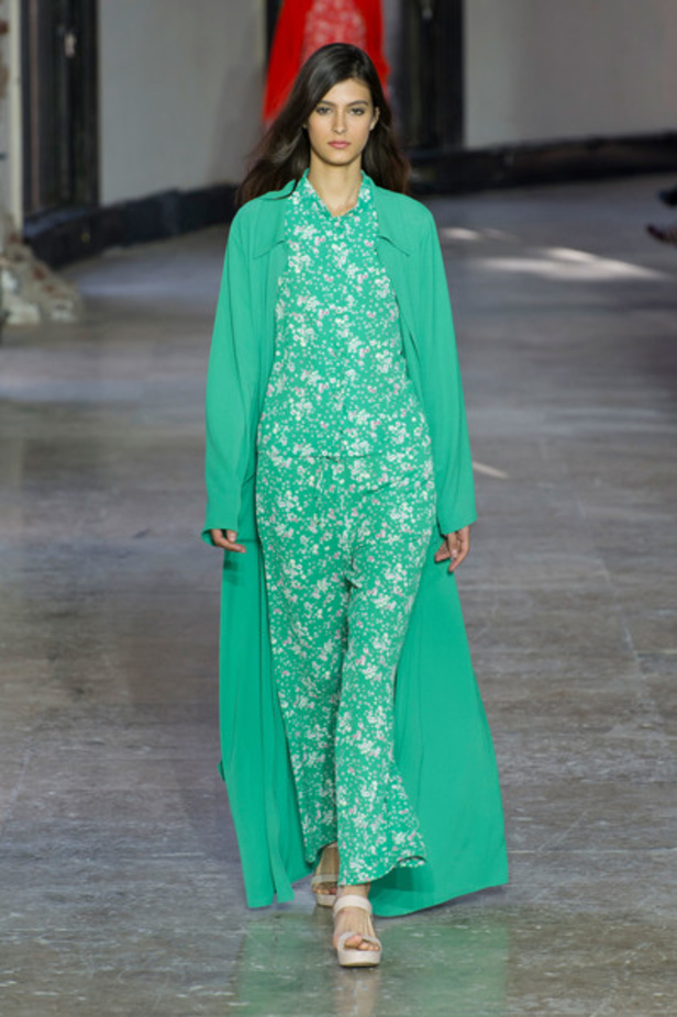 مجموعة AGNES B لموسم ربيع وصيف 2017