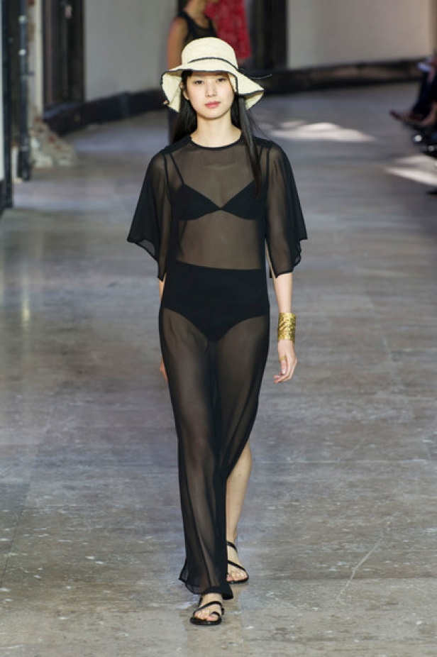 مجموعة AGNES B لموسم ربيع وصيف 2017