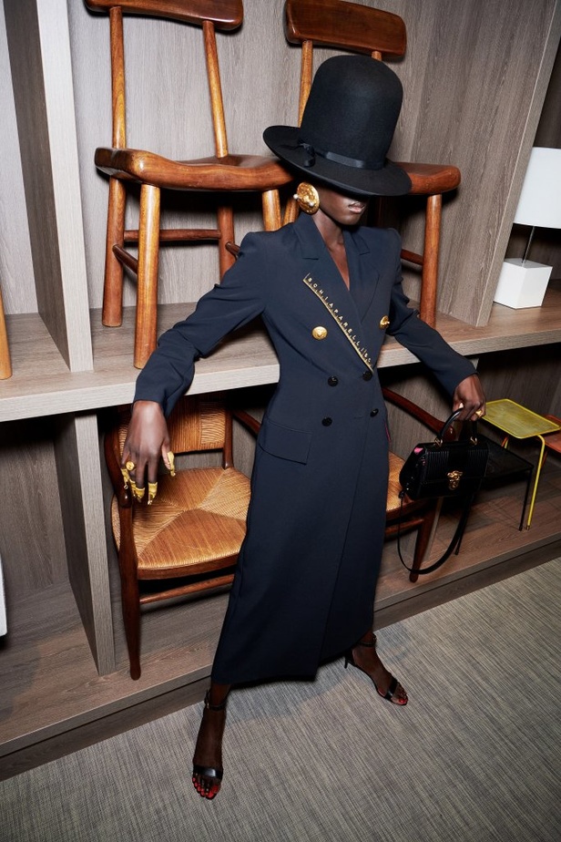 عرض ازياء مجموعة Schiapparelli لربيع وصيف 2021 من أسبوع الموضة في باريس