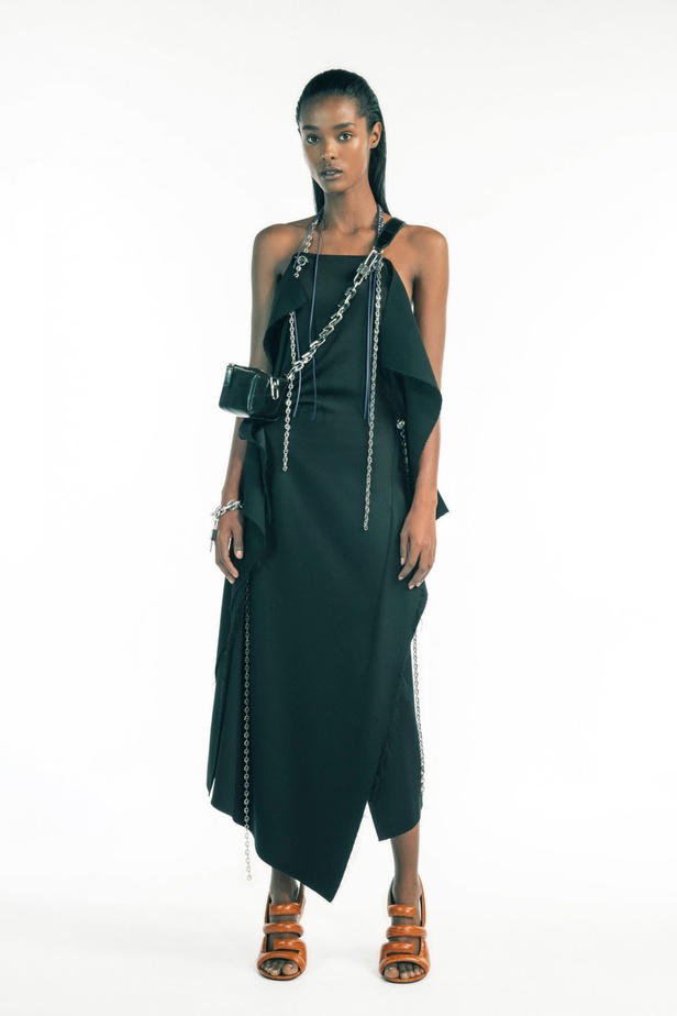 مجموعة Givenchy لموسم ربيع وصيف 2021