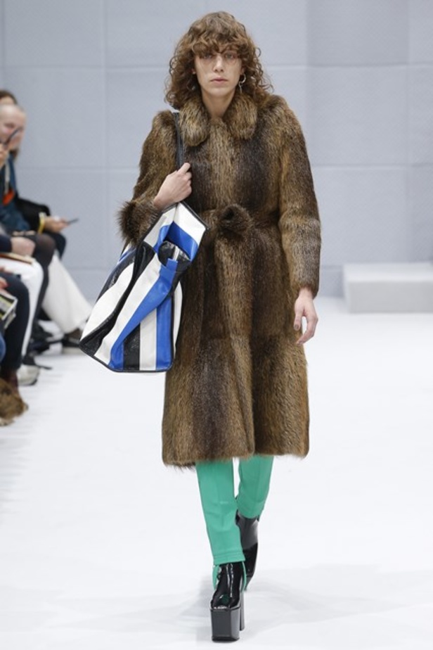 مجموعة دار "بالنسياغا" لموسم خريف وشتاء 2016-2017