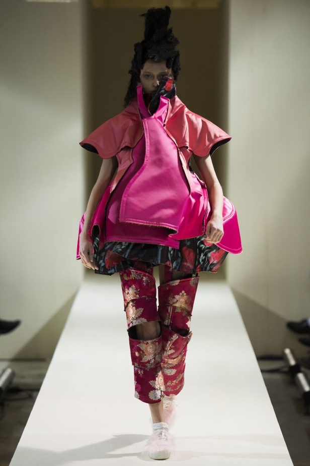 مجموعة "كوم دي غارسون" لخريف وشتاء 2016-2017