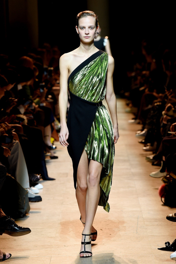 عرض أزياء موغلر لموسم خريف وشتاء 2017