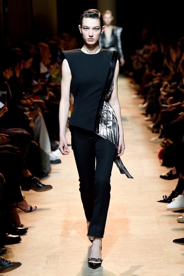 عرض أزياء موغلر لموسم خريف وشتاء 2017