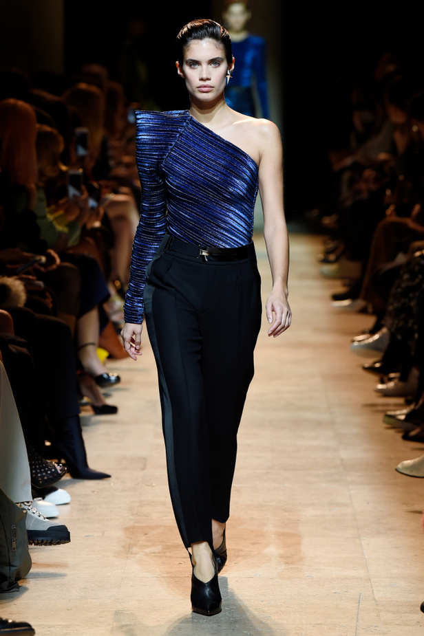 عرض أزياء موغلر لموسم خريف وشتاء 2017