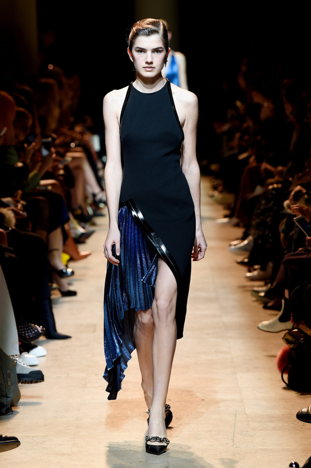 عرض أزياء موغلر لموسم خريف وشتاء 2017