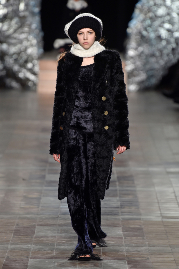 عرض أزياء سونيا ريكيل لموسم خريف وشتاء 2017