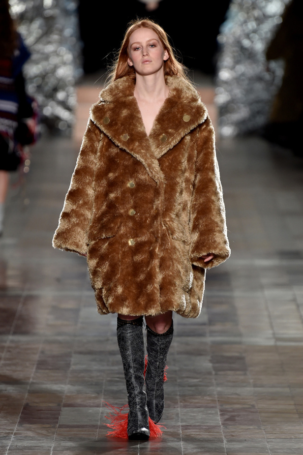 عرض أزياء سونيا ريكيل لموسم خريف وشتاء 2017