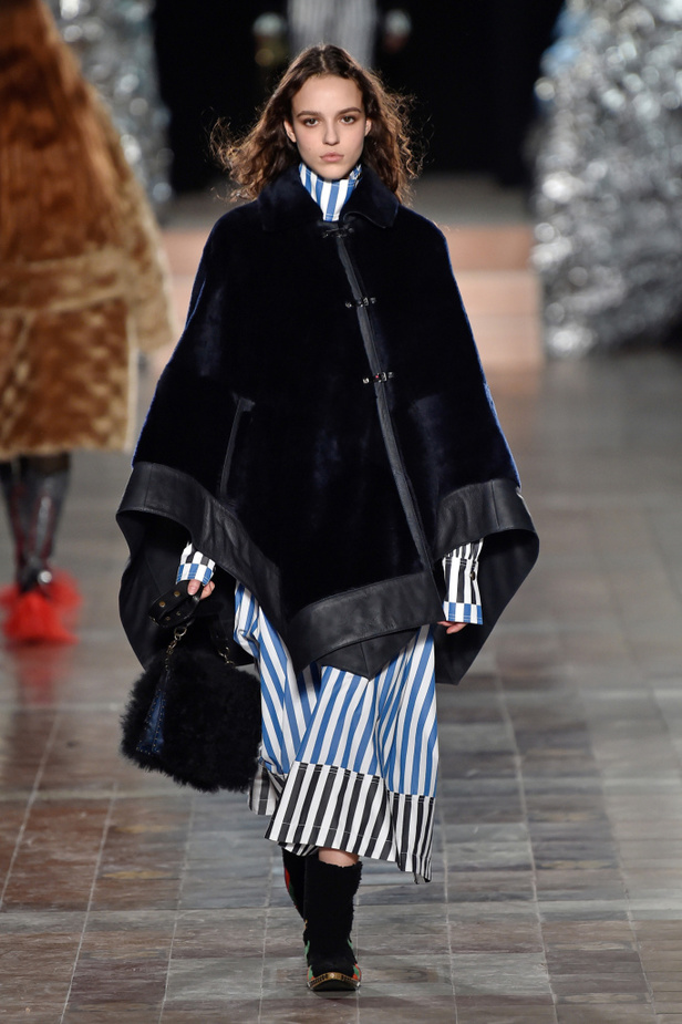 عرض أزياء سونيا ريكيل لموسم خريف وشتاء 2017