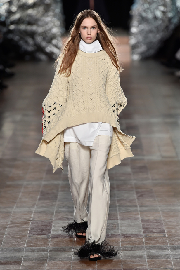 عرض أزياء سونيا ريكيل لموسم خريف وشتاء 2017