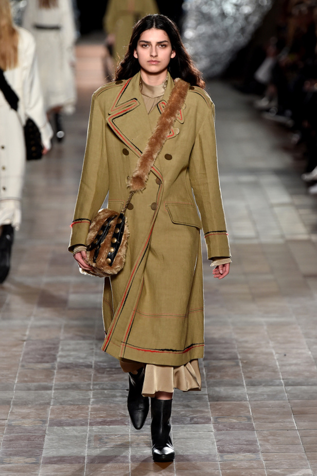 عرض أزياء سونيا ريكيل لموسم خريف وشتاء 2017