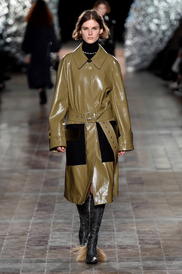 عرض أزياء سونيا ريكيل لموسم خريف وشتاء 2017