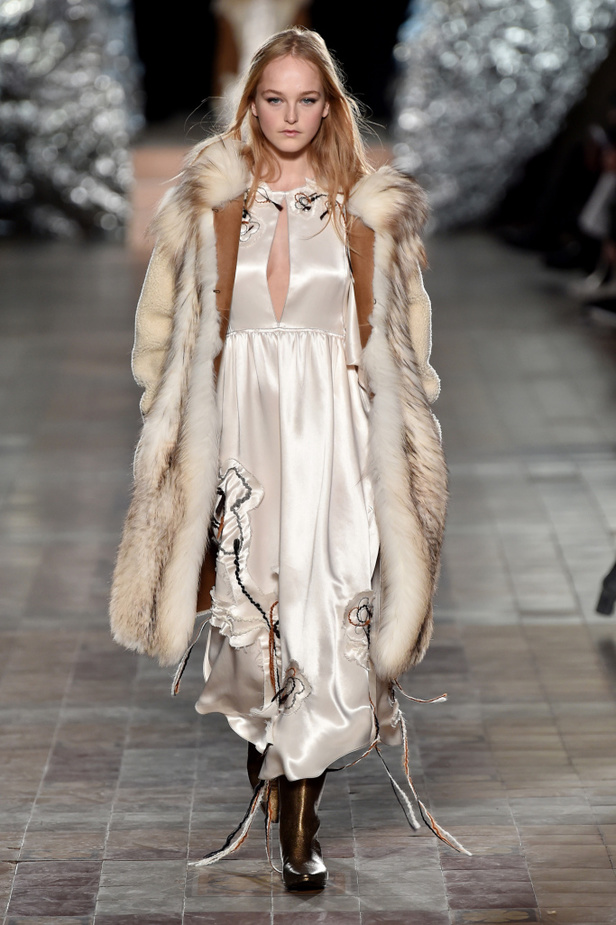 عرض أزياء سونيا ريكيل لموسم خريف وشتاء 2017