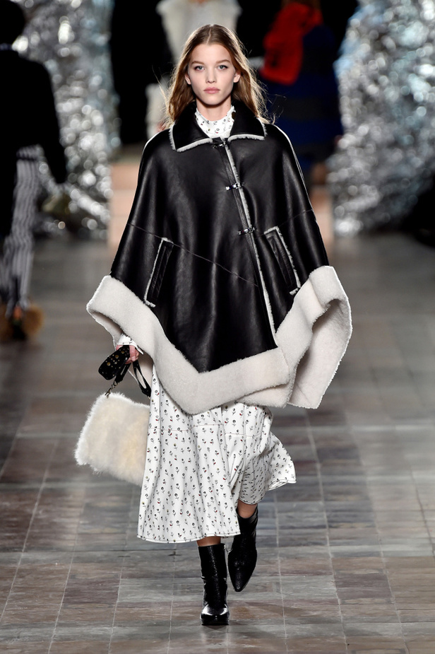 عرض أزياء سونيا ريكيل لموسم خريف وشتاء 2017