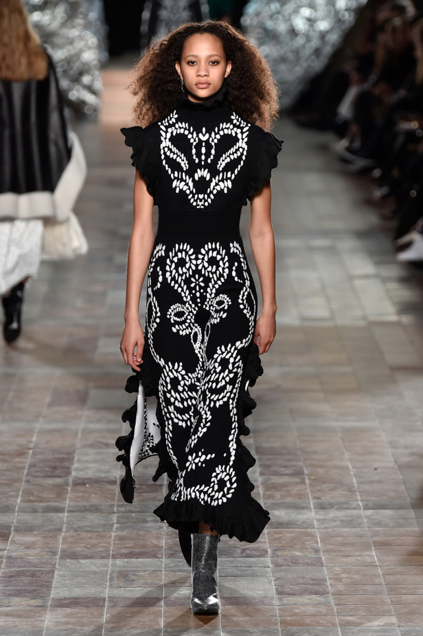 عرض أزياء سونيا ريكيل لموسم خريف وشتاء 2017