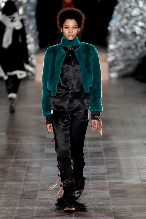 عرض أزياء سونيا ريكيل لموسم خريف وشتاء 2017