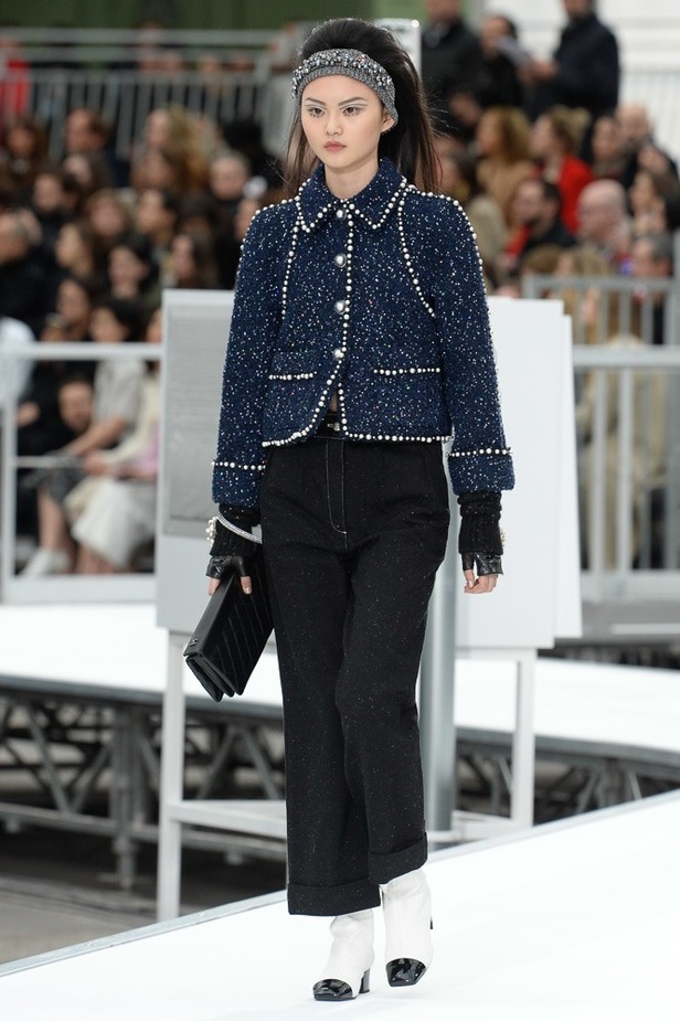 عرض أزياء “شانيل” Chanel لخريف وشتاء 2017