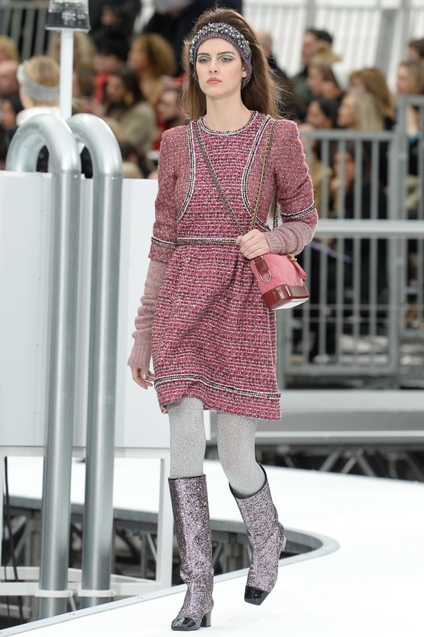 عرض أزياء “شانيل” Chanel لخريف وشتاء 2017