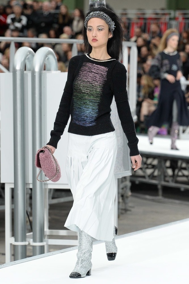 عرض أزياء “شانيل” Chanel لخريف وشتاء 2017