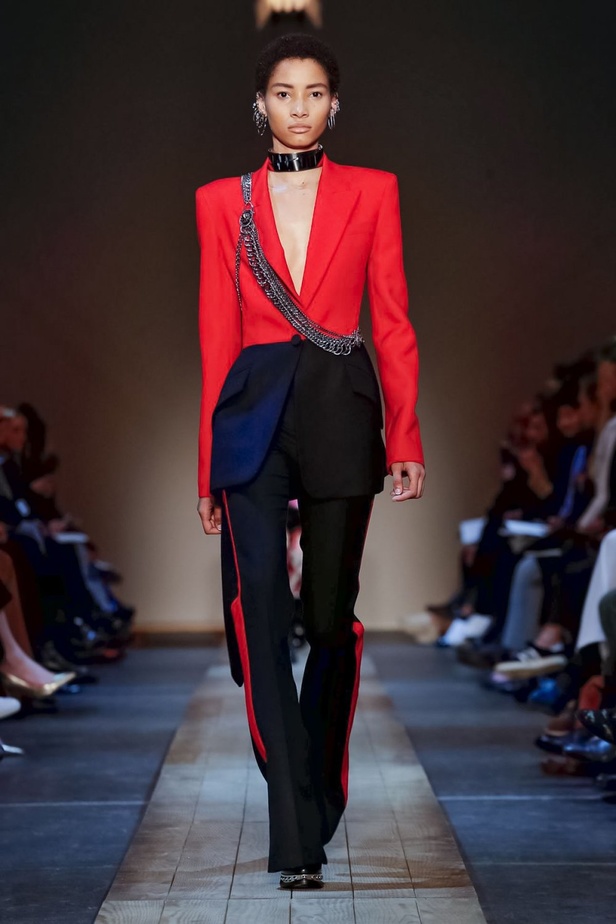 عرض أزياء ألكسندر ماكوين لموسم خريف وشتاء 2019