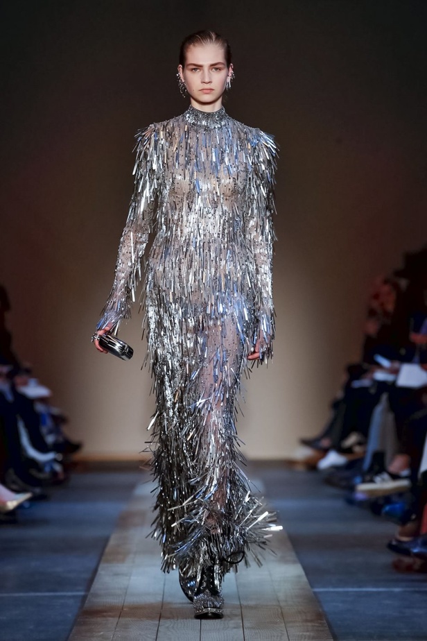 عرض أزياء ألكسندر ماكوين لموسم خريف وشتاء 2019