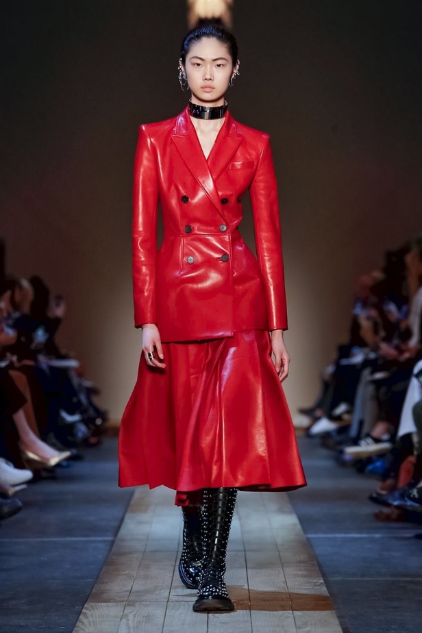 عرض أزياء ألكسندر ماكوين لموسم خريف وشتاء 2019