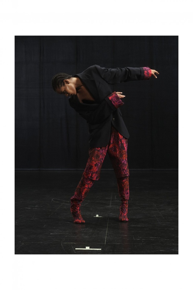 عرض ازياء مجموعة Dries Van Noten لموسم خريف وشتاء2021 من اسبوع الموضة في باريس