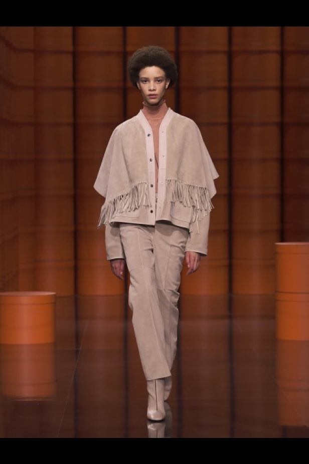 عرض أزياء Hermès لخريف وشتاء 2021-2022